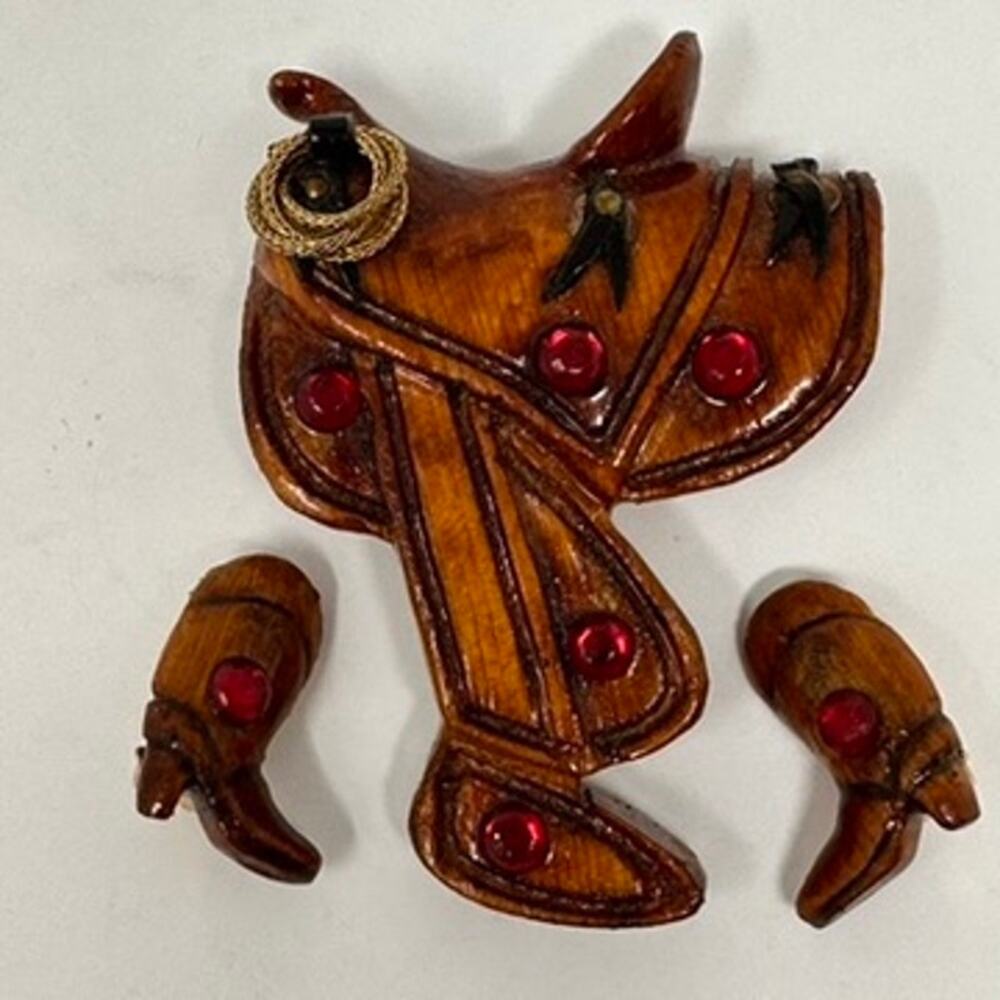 Vintage Wooden‎ Cowgirl Jewelry Saddle Broach Boots Clip-on Earrings Western